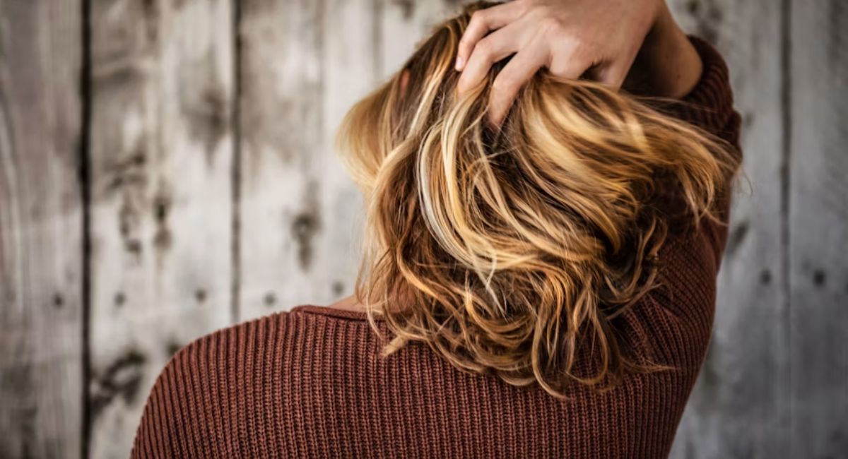 90s Blowout Women Hair Medium Length