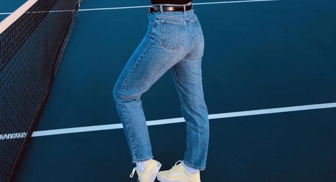 Baggy jeans women outfit aesthetic